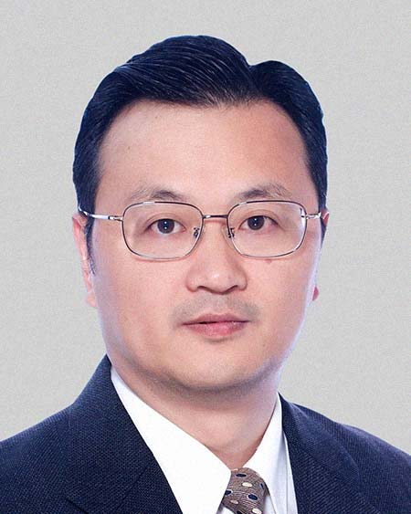 党员,毕业于 a target="_blank" href="/item/中国纺织大学/2064316"