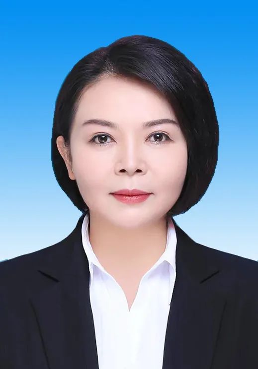 现任通辽市人大常委会副主任,市委副秘书长.