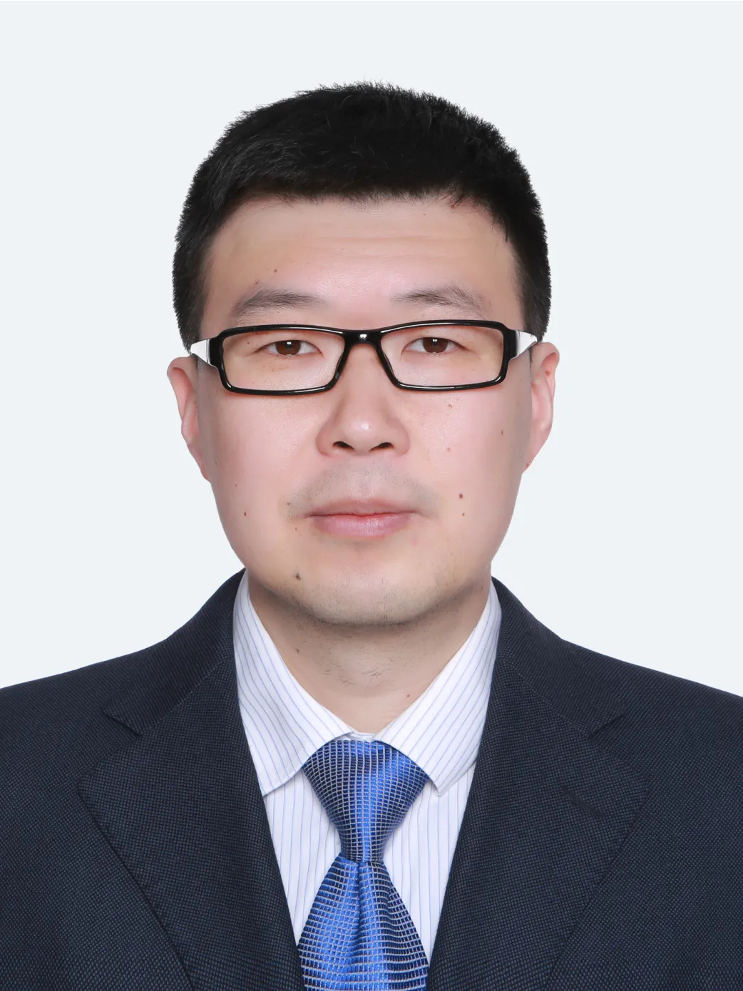 李博,男,1979年6月生,汉族,籍贯湖南湘潭,研究生学历,博士学位