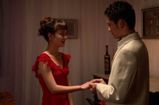 因出演过宝莲灯,饰演百花仙子一角而被广大观众熟悉和认可并迅速走红.