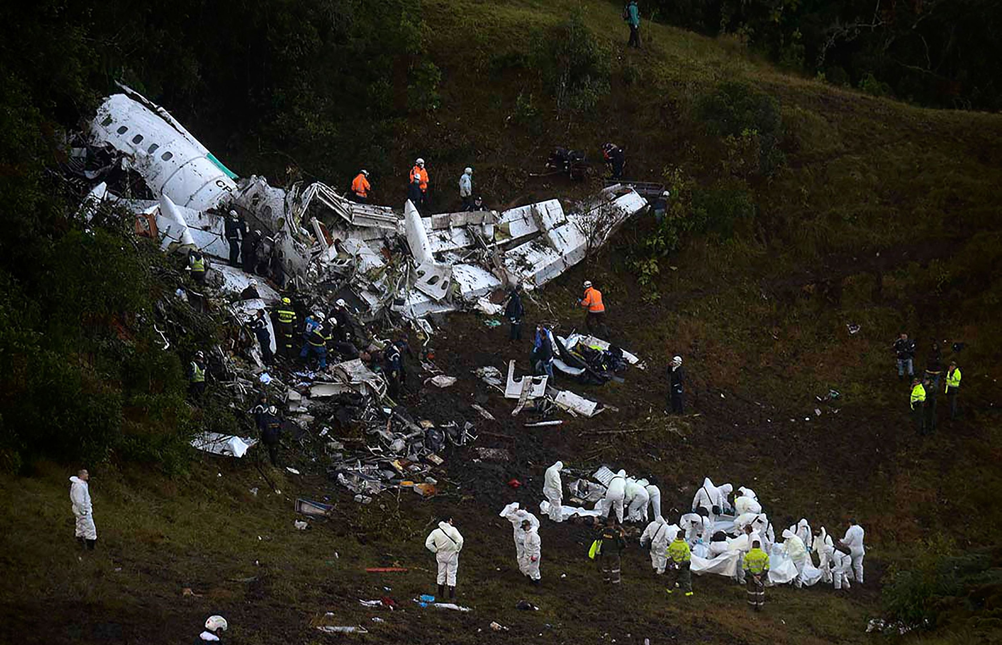  p>11·29哥伦比亚机场飞机坠毁事故是指2016年11月29日,一架载有巴西