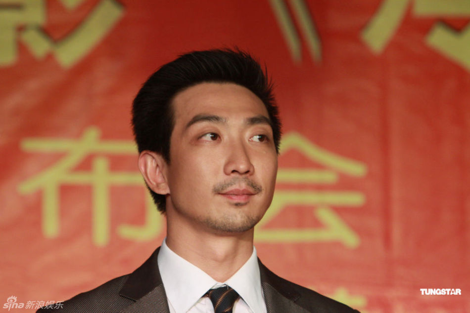  p>李灿森,别名李璨琛,1975年9月27日出生于中国香港蓝田,中国香港