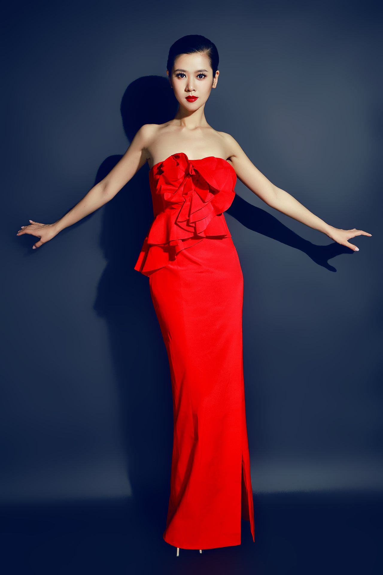 傲然,1986年4月14日出生于天津,毕业于天津市师范大学04级播音与主持