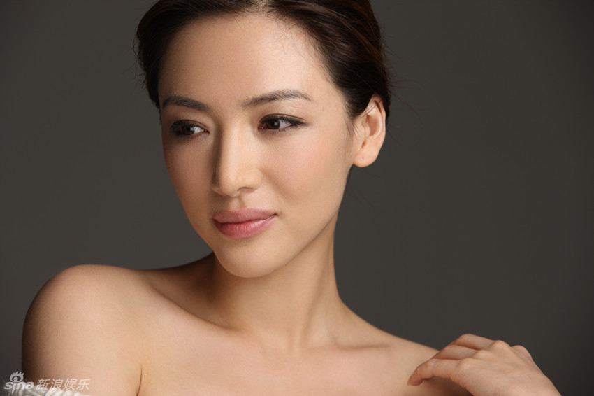  p>叶一云 i>(原名叶倩云) /i>,1985年5月16日出生于山东烟台,毕业于