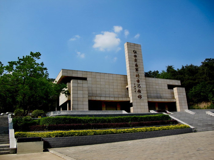  p data-id="gnvjmotdgx">将军石山庄是黑龙江省鹤岗市东山区境内的
