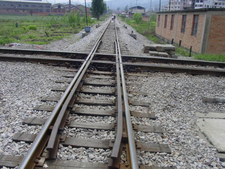 data-lemmaid="11038435">滇越铁路 /a>滇段,是中国西南地区一条连接 