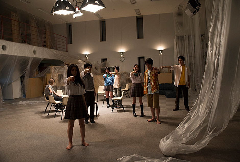  p>《人狼游戏》该片讲述了女高中生爱梨(樱庭奈奈美饰)放学后和好友