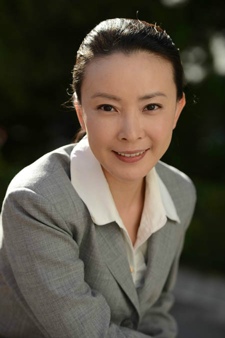  p>刘威葳 i>(原名刘薇薇) /i>,1976年5月6日出生于黑龙江省哈尔滨市