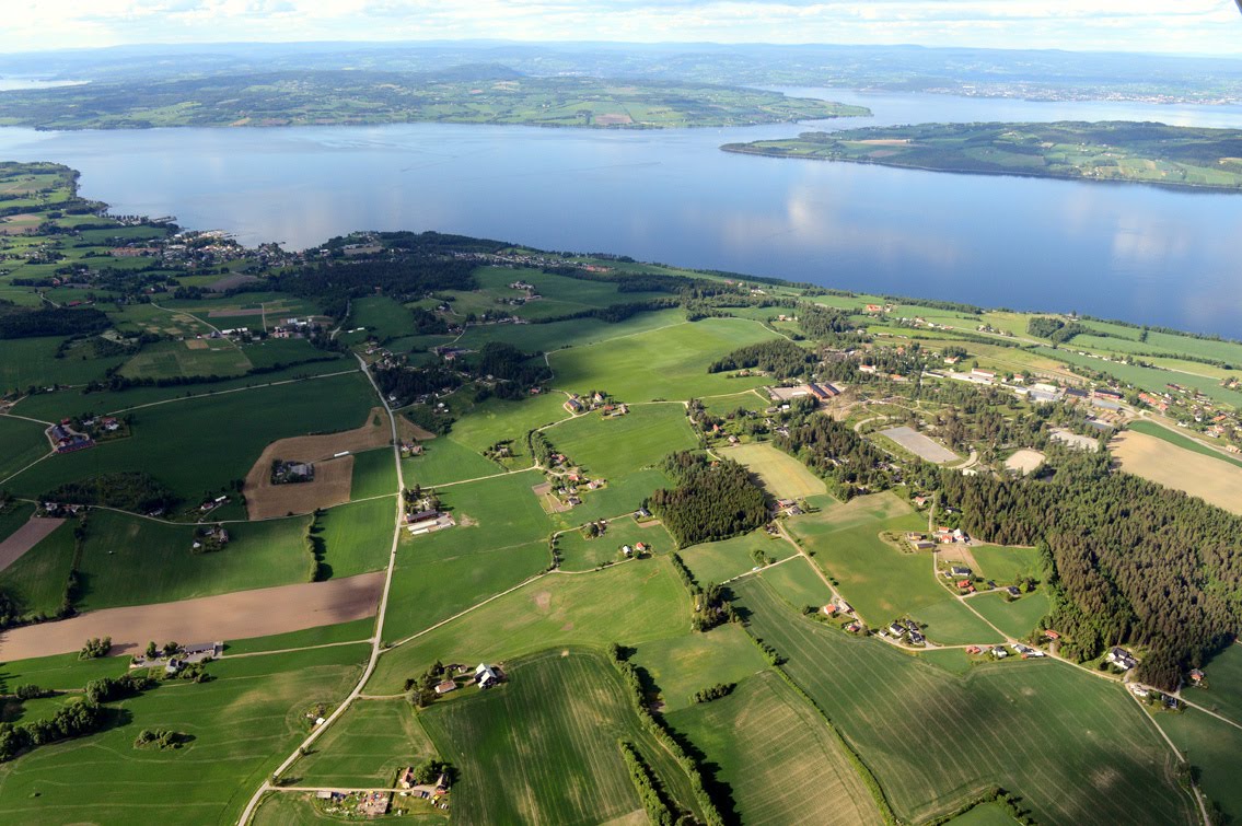 一译"奇尔卡湖",印度最大湖泊