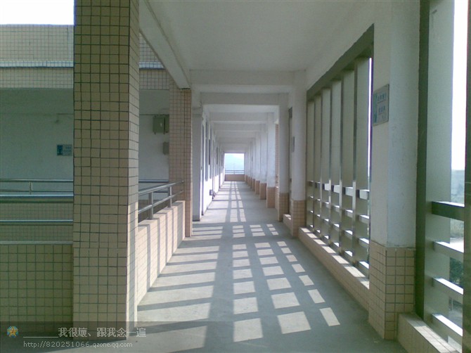  p>揭东区蓝田中学老校区位于新亨镇老镇区内,占地只有16亩.