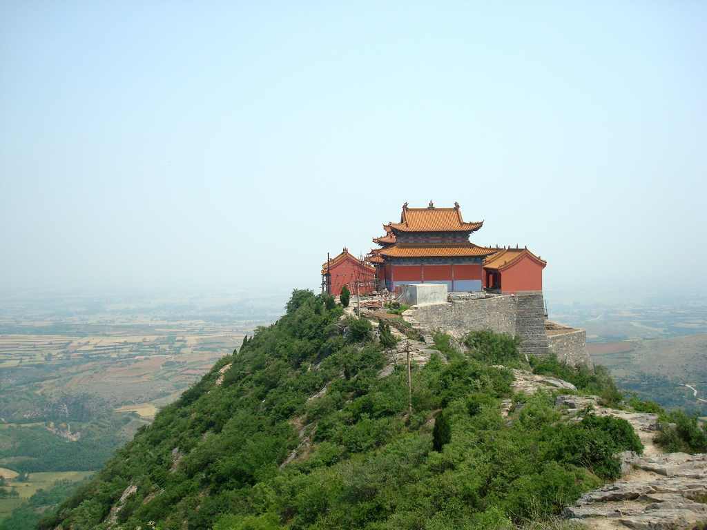 偃师牛心山