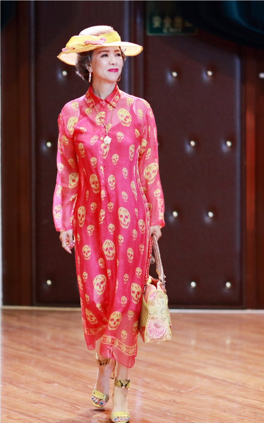  p>金曼,女, a target="_blank" href="/item/朝鲜族/131038" data