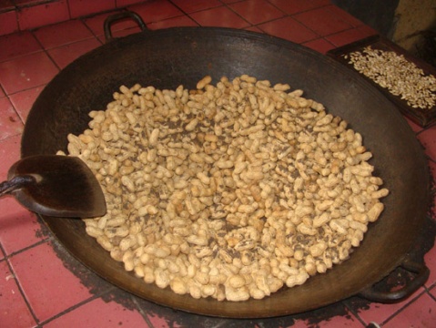 fried peanuts