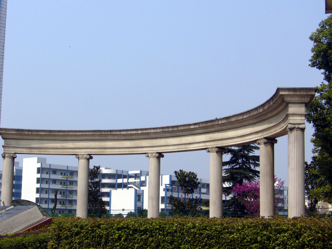 target="_blank" href="/item/江西省萍乡市芦溪中学/5209621" data