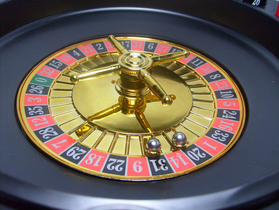  p data-id="gnb1f7mh7w">真人轮盘是一种真人在线转盘游戏方式.