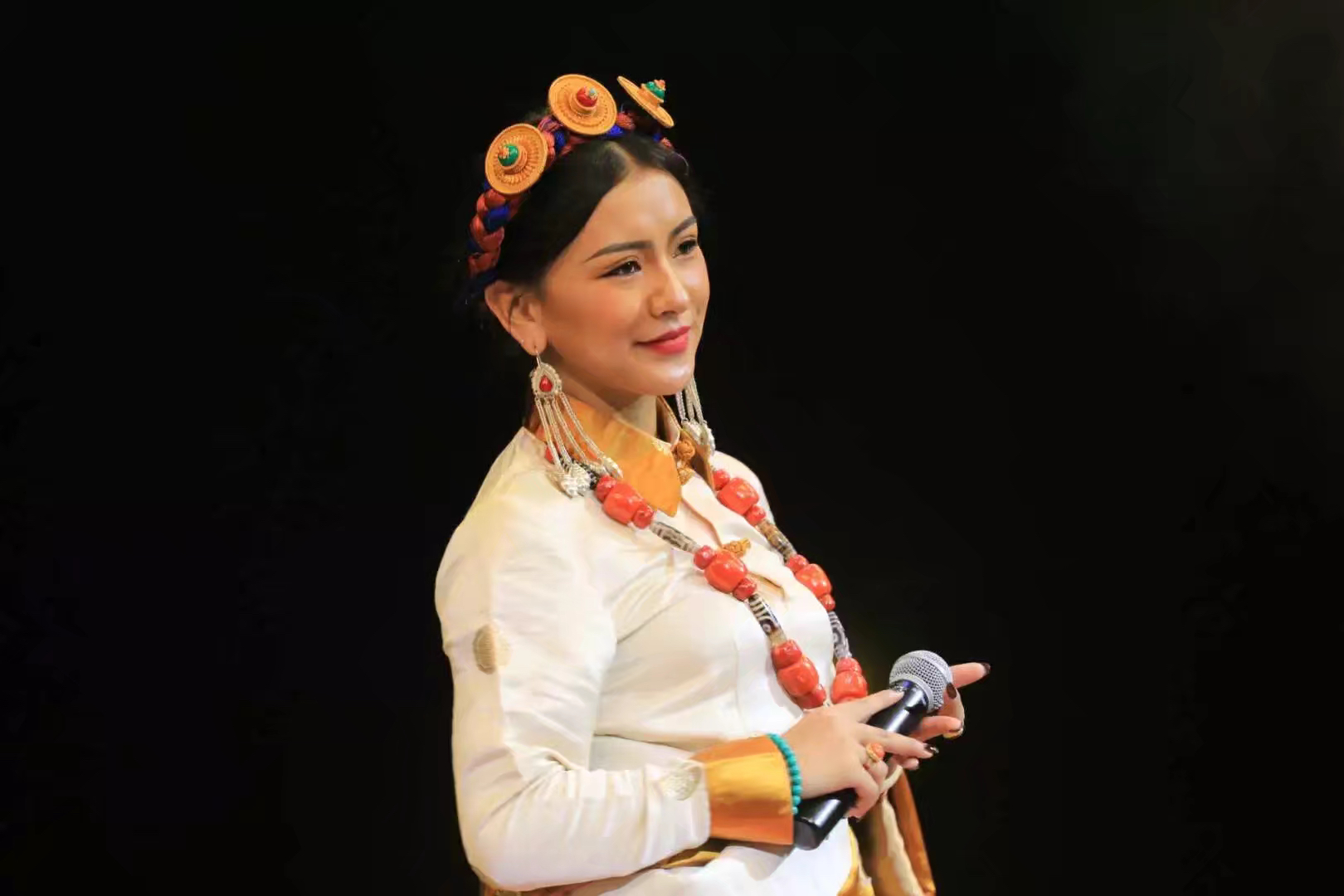 data-lemmaid="19428913">青海省 /a>玉树州,中国内地女歌手,退伍军人