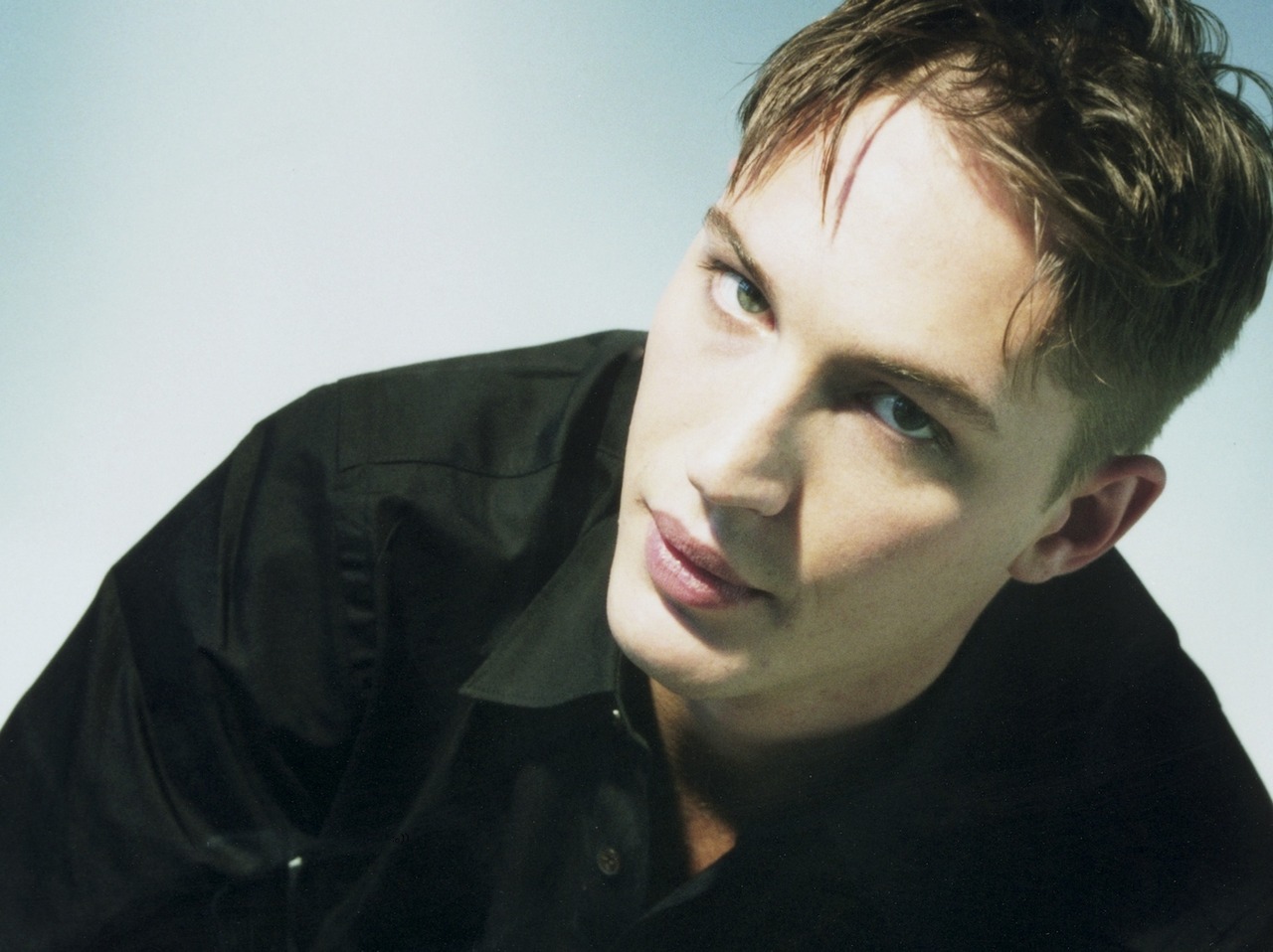  p>汤姆·哈迪(tom hardy),1977年9月15日出生于英国伦敦哈默史密斯