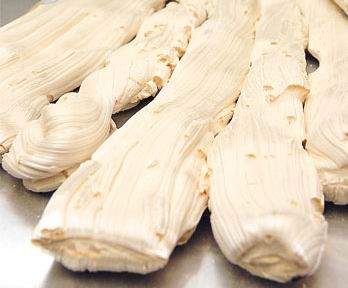 >大米 /a>和 a target="_blank" href="/item/麦芽糖">麦芽糖 /a>做成