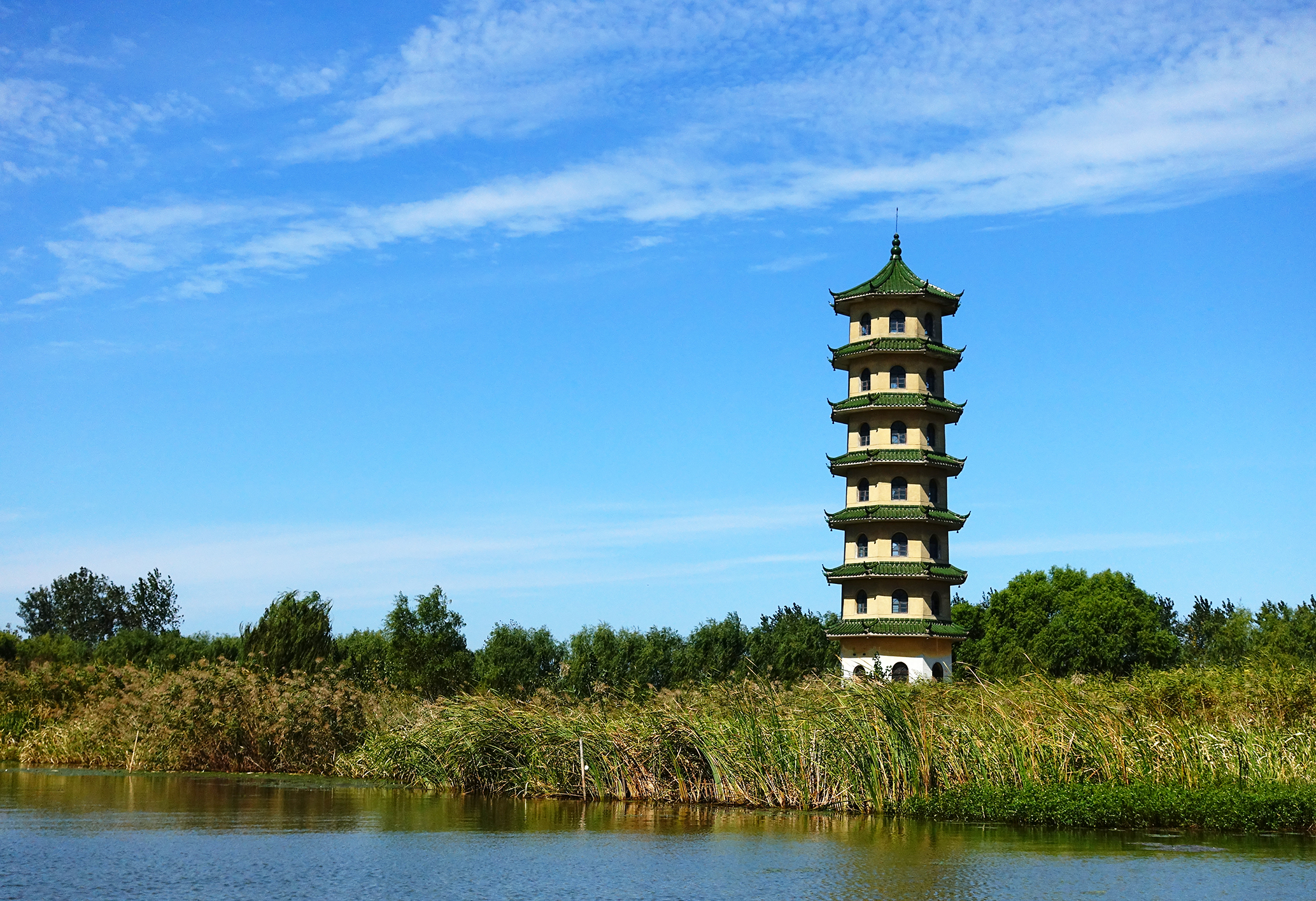 "#" data-lemmaid="5096789">盐城市 /a>,"平湖秋月"为古盐城八景之冠