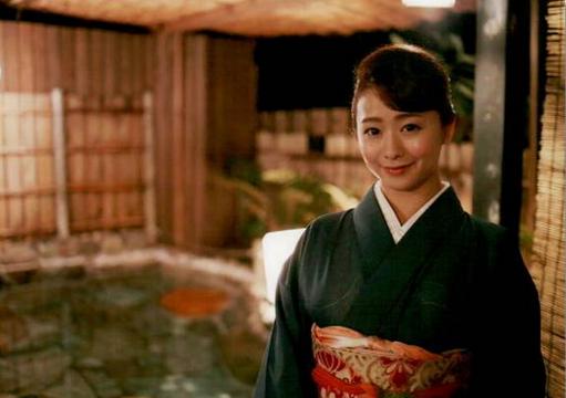  p>白石茉莉奈( i>しらいし まりな /i>),1986年8月10日出生于日本