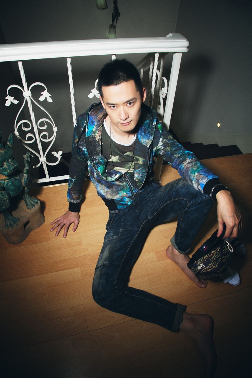  p>《绿宝石》是 a target="_blank" href="/item/张铠麟/9238833"