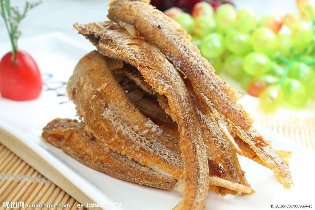  p>黄鲫(学名:setipinna tenuifilis)为辐鳍鱼纲鲱形目鳀科黄鲫属的 a