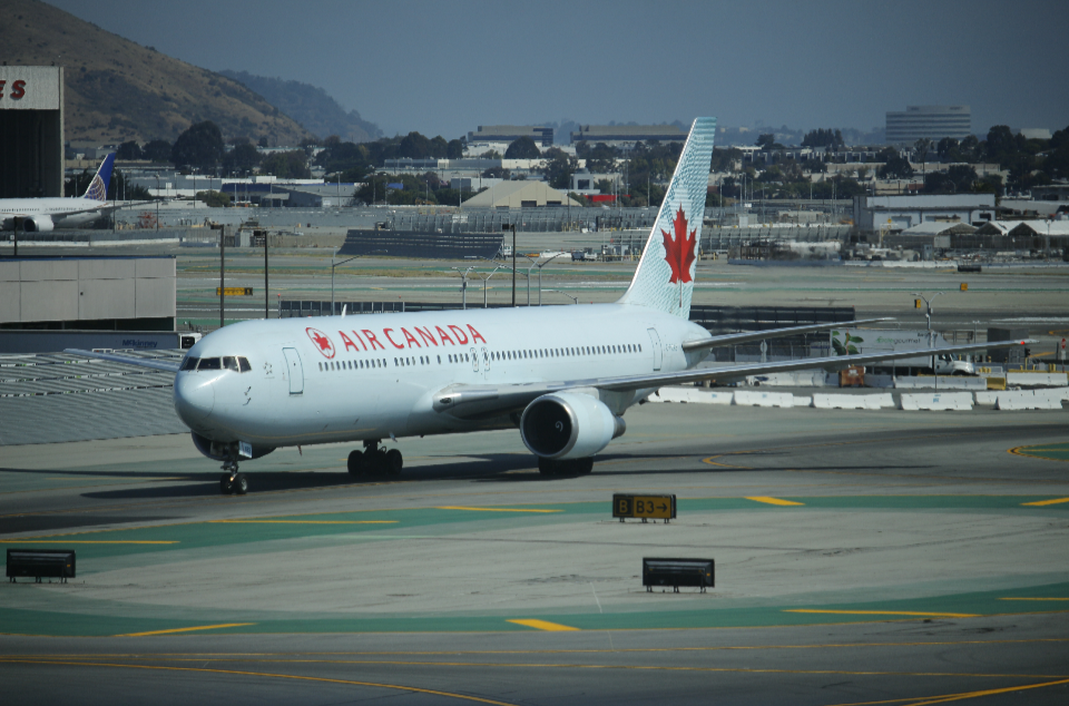  p>波音767( b>boeing 767 /b>)是美国 a href="#">波音公司 /a>开发