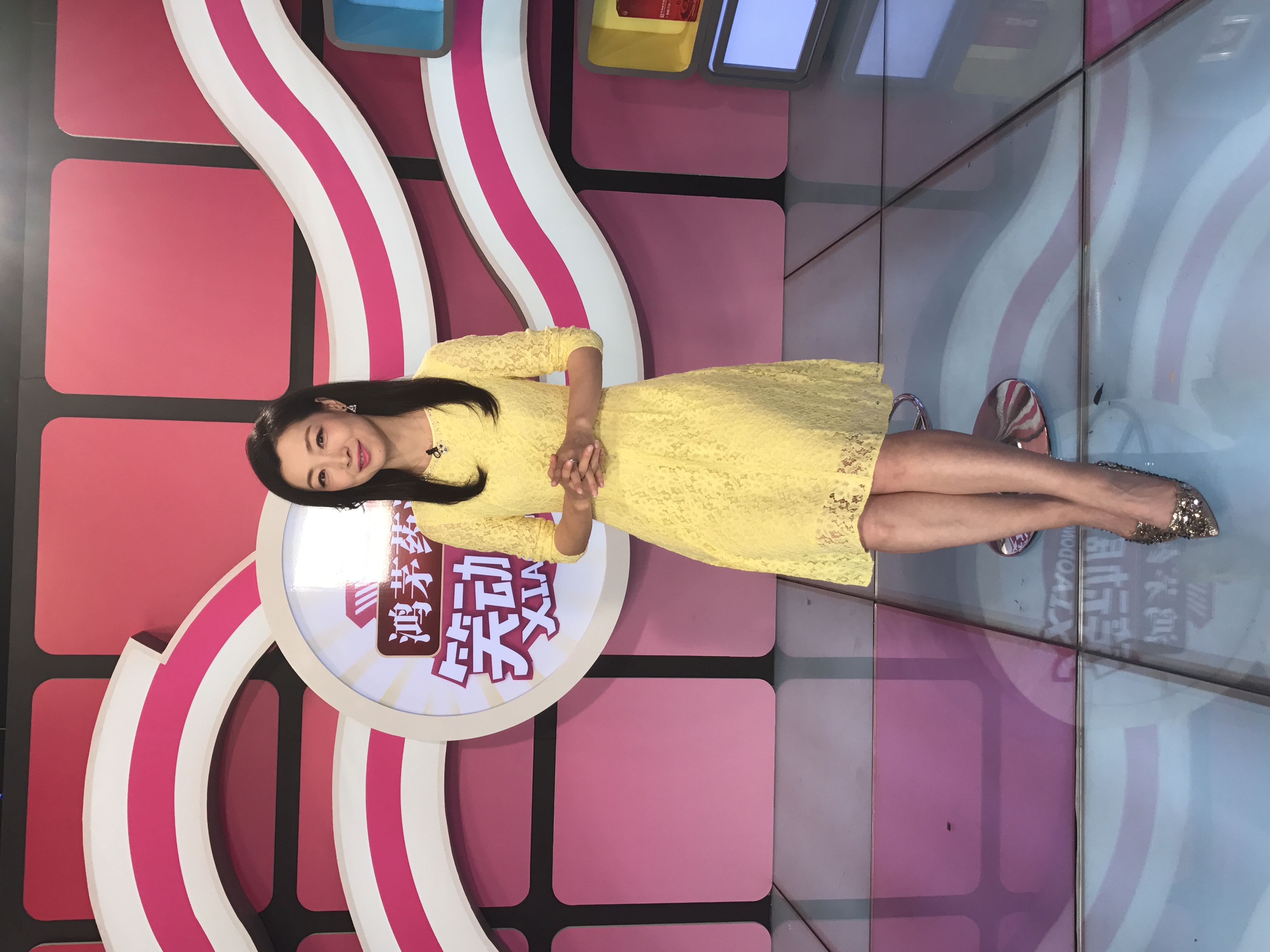  p data-id="gnwq8sxmfg">龚宁,北京广播电视台主持人,曾主持《mtv