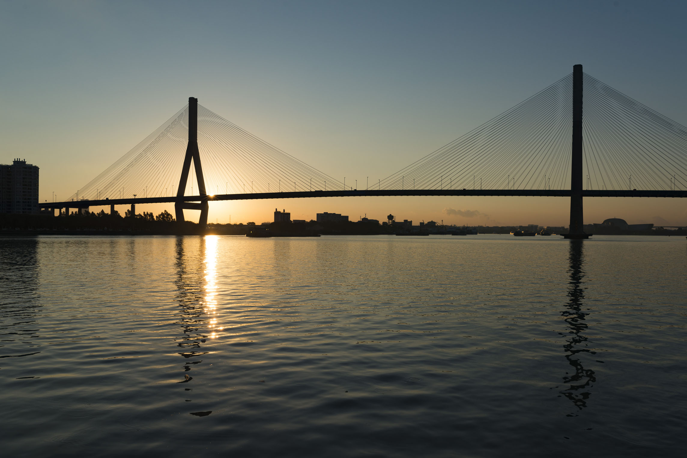  p>番禺大桥(panyu bridge)是中国广东省广州市境内一座连接 a target