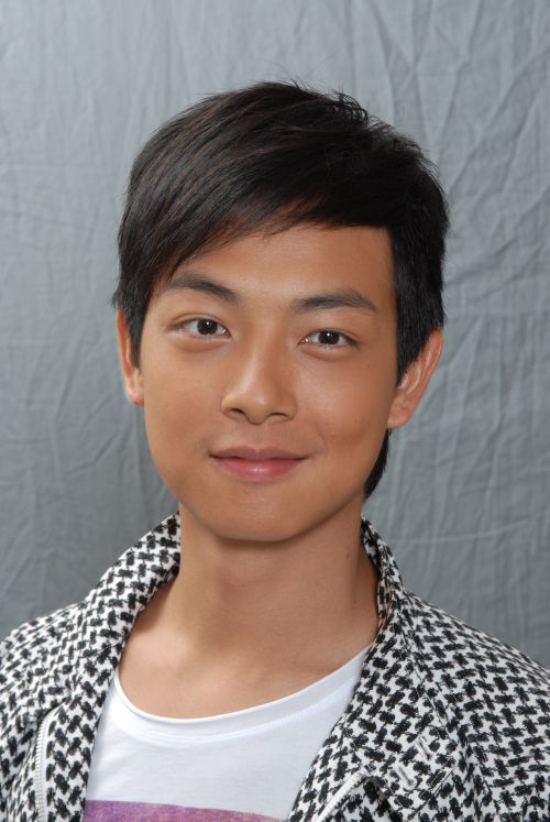  p>梁竞徽 i>(oscar leung) /i>,原名梁烈唯,1979年3月26日生于中国