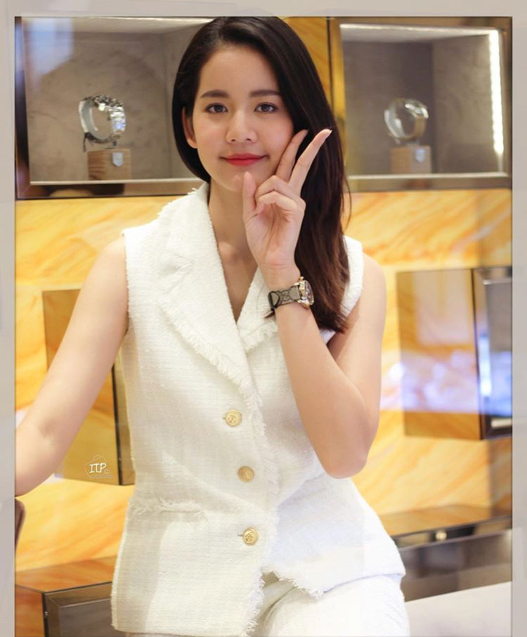 data-id="gnblga1b7b">梅拉达·素斯丽(bow),1996年6月4日出生于泰国