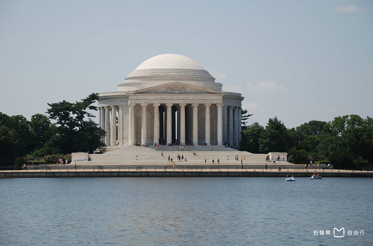  p>杰斐逊纪念堂(thomas jefferson memorial)坐落于美国华盛顿,是为