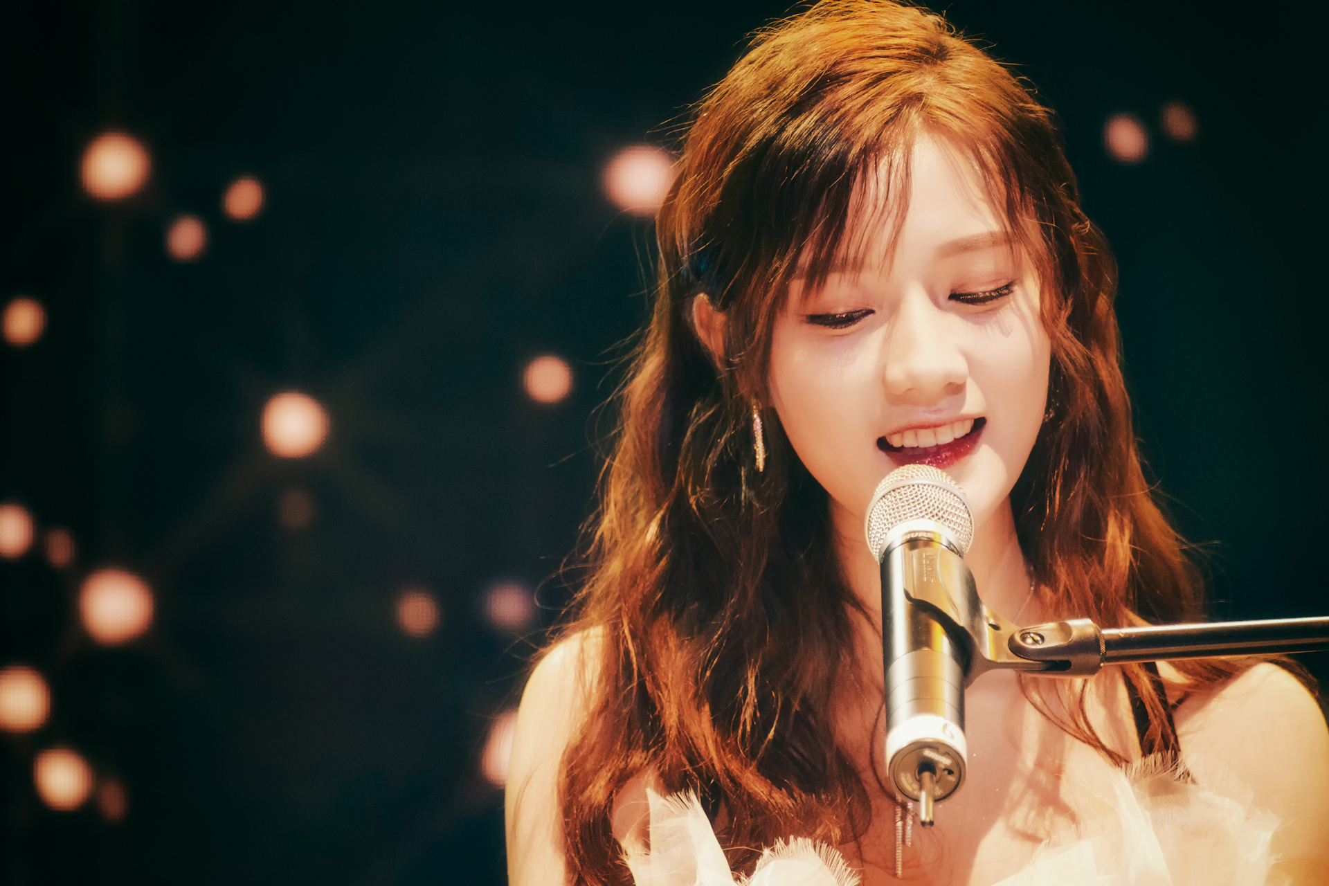  p>陈意涵(estelle),曾用艺名爱菲儿,1997年10月17日出生于福建省