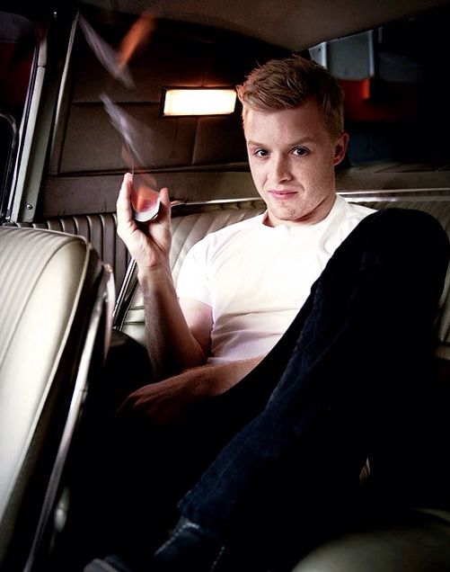  p data-id="gnwm9mhmk2">诺尔·费舍(noel fisher)1984年03月13日