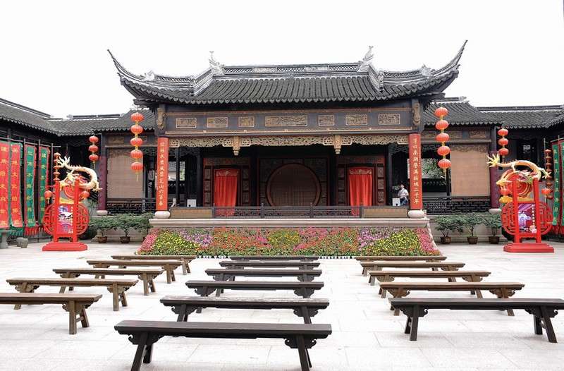  p>露天戏台,旧时专指为 a target="_blank" h