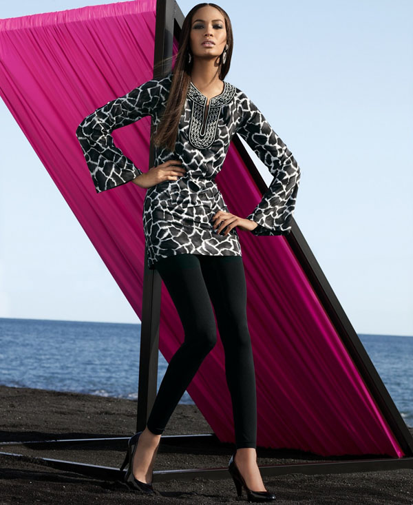 smalls)1988年7月11日出生于波多黎各阿蒂约,模特