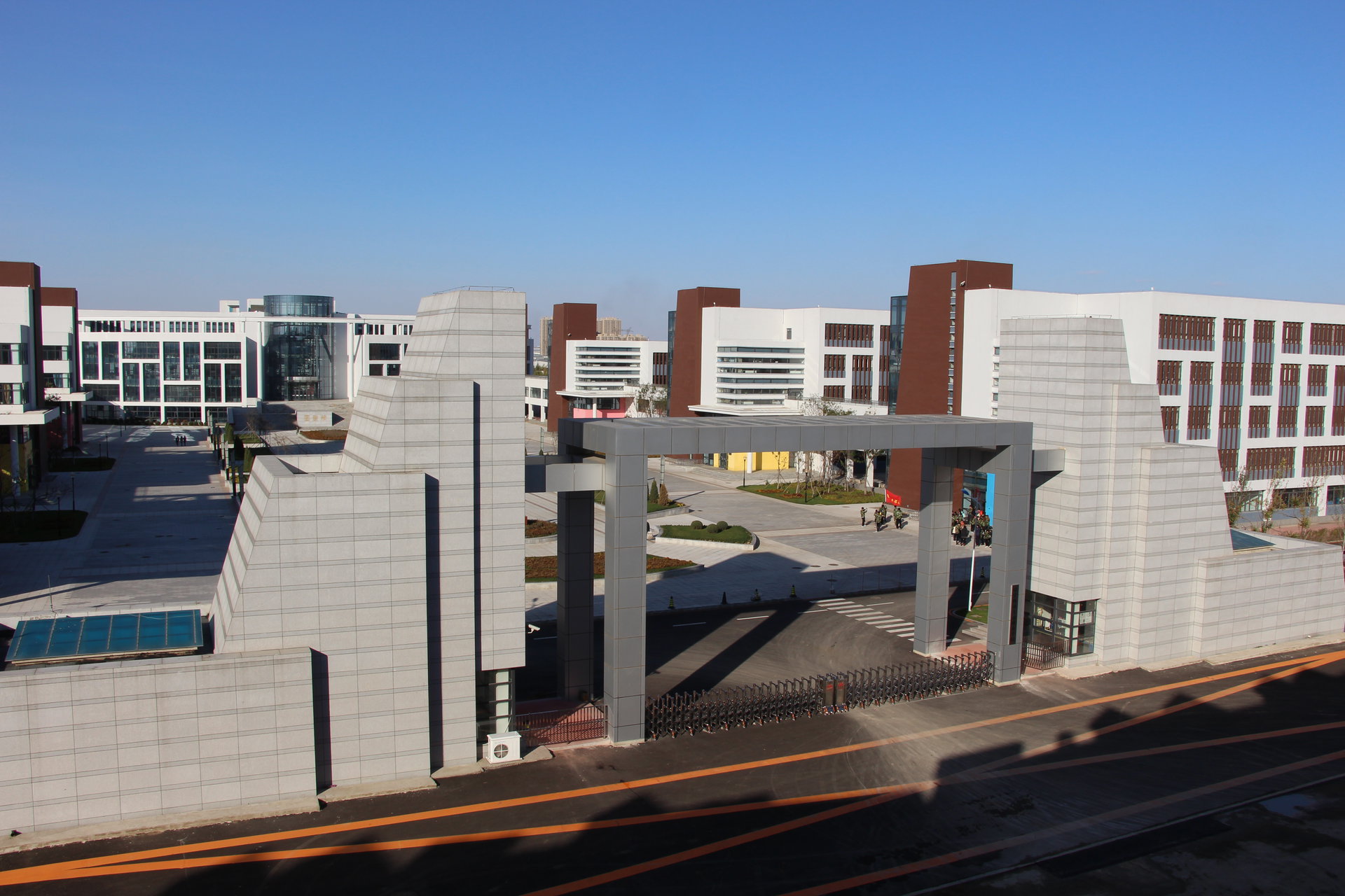  p>辽宁轨道交通职业学院,简称辽轨职院,创建于1950年,坐落在我国重