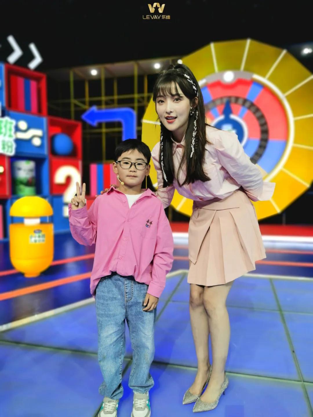  p> 《超能一家人》是湖南金鹰卡通卫视全新打造的亲子协作益智类答题