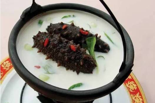  p>海参炖羊肉是一道菜品,主料是海参,羊肉. /p>