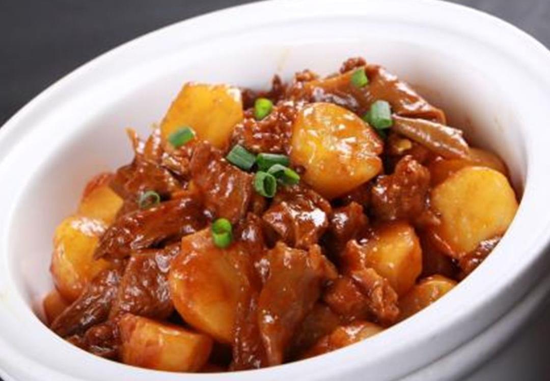 土豆焖牛肉
