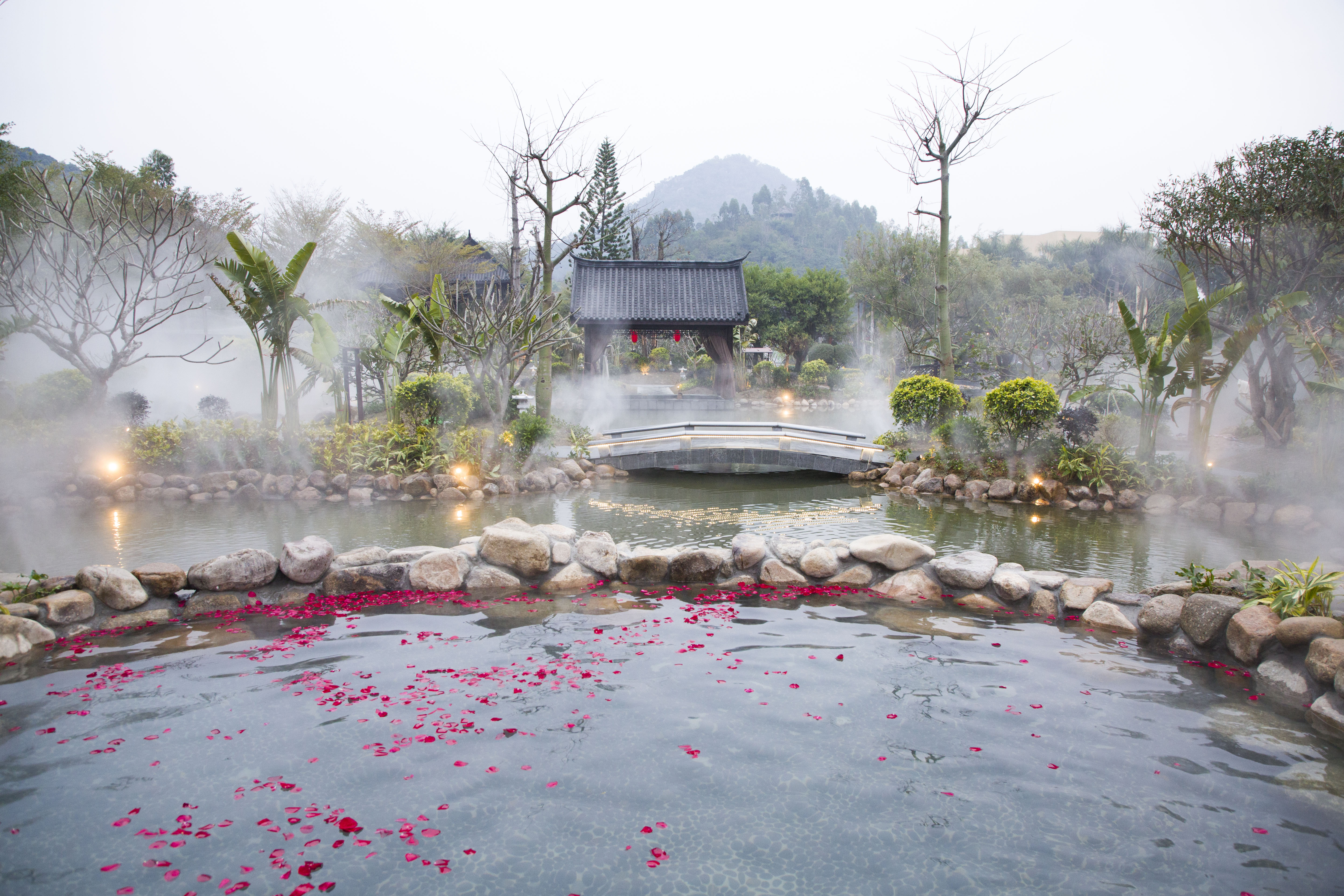 御水古温泉 /a>距 a href="#" data-lemmaid="907062">茂名 /a>市区28