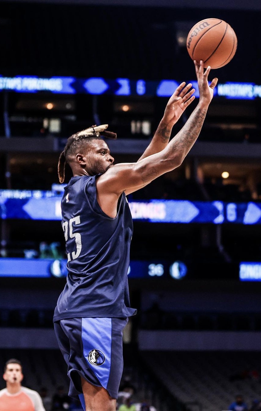  p>雷吉·布洛克(reggie bullock),1991年3月16日出生于美国 a target