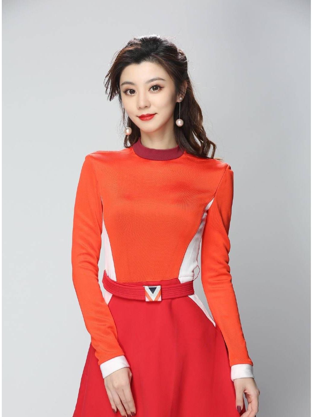 9fzt7n">费沁雯,1990年1月10日出生于安徽省淮南市,中国内地主持人