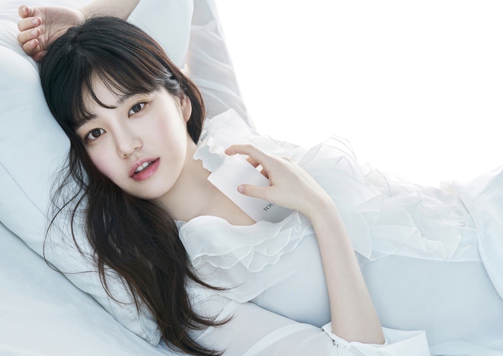 李侑菲