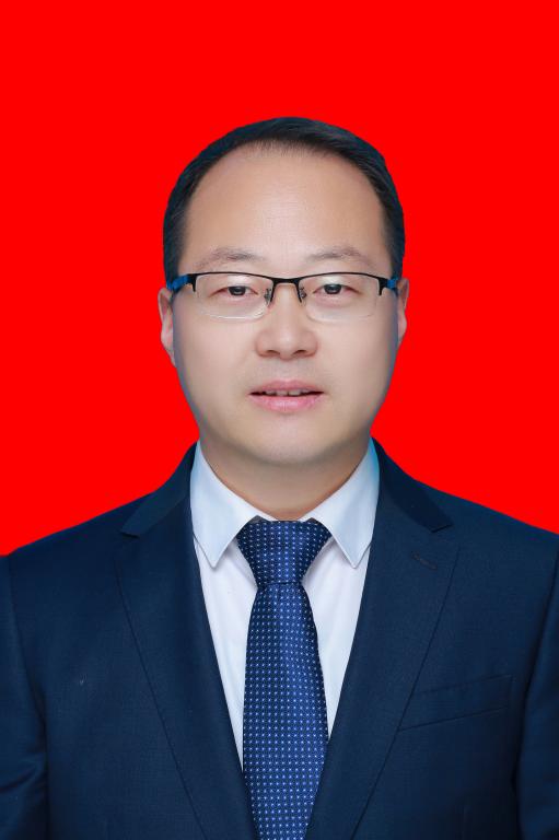 >马飞,男,汉族,博士学历,现任陕西省商洛市商南县委常委,副县长(挂职)
