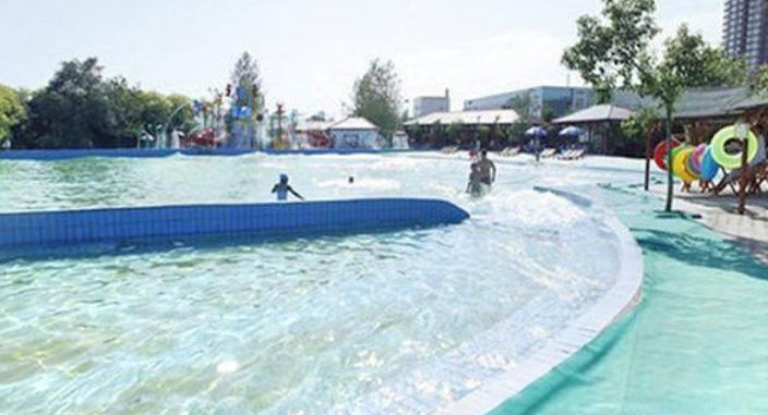  p data-id="t1nvbolmn8zl">蓝波湾温泉水世界,位于咸阳市渭城区朝阳