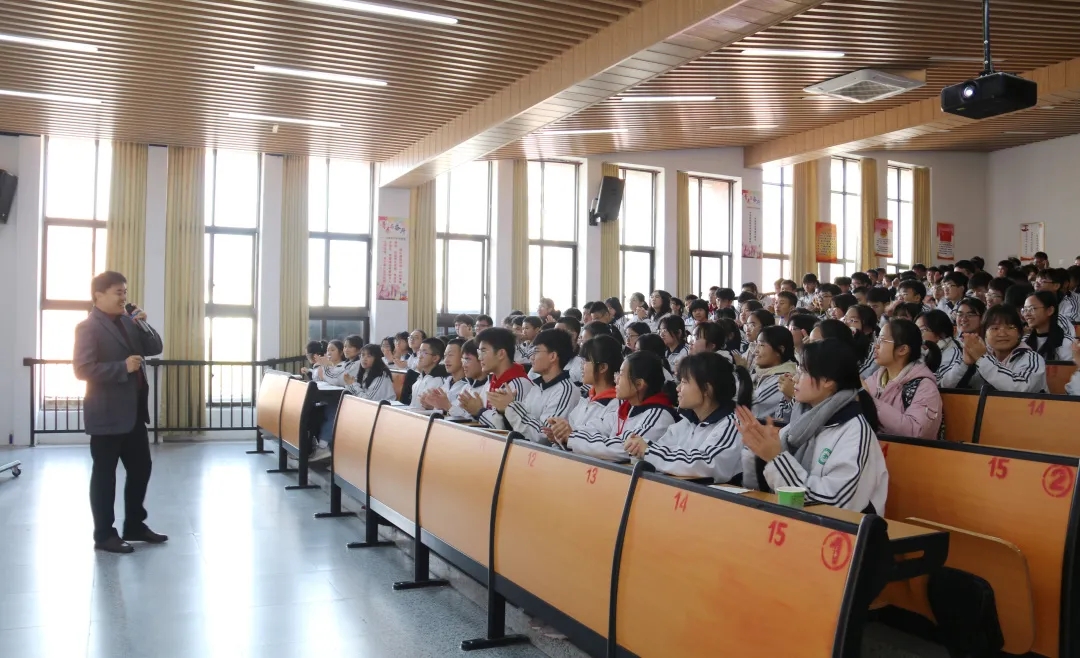  p data-id="gnbwd4iu1p">环江毛南族自治县高级中学(简称:环江高中)