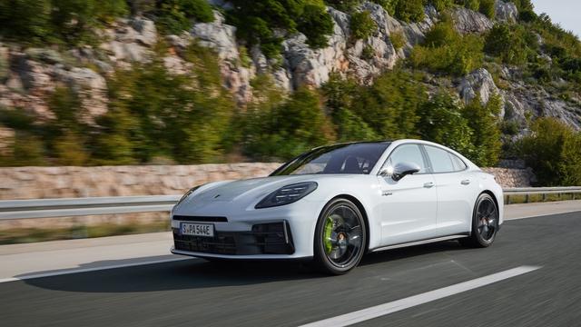  p data-id="go03x9gfr0">保时捷panamera是一款轿车,保时捷panamera
