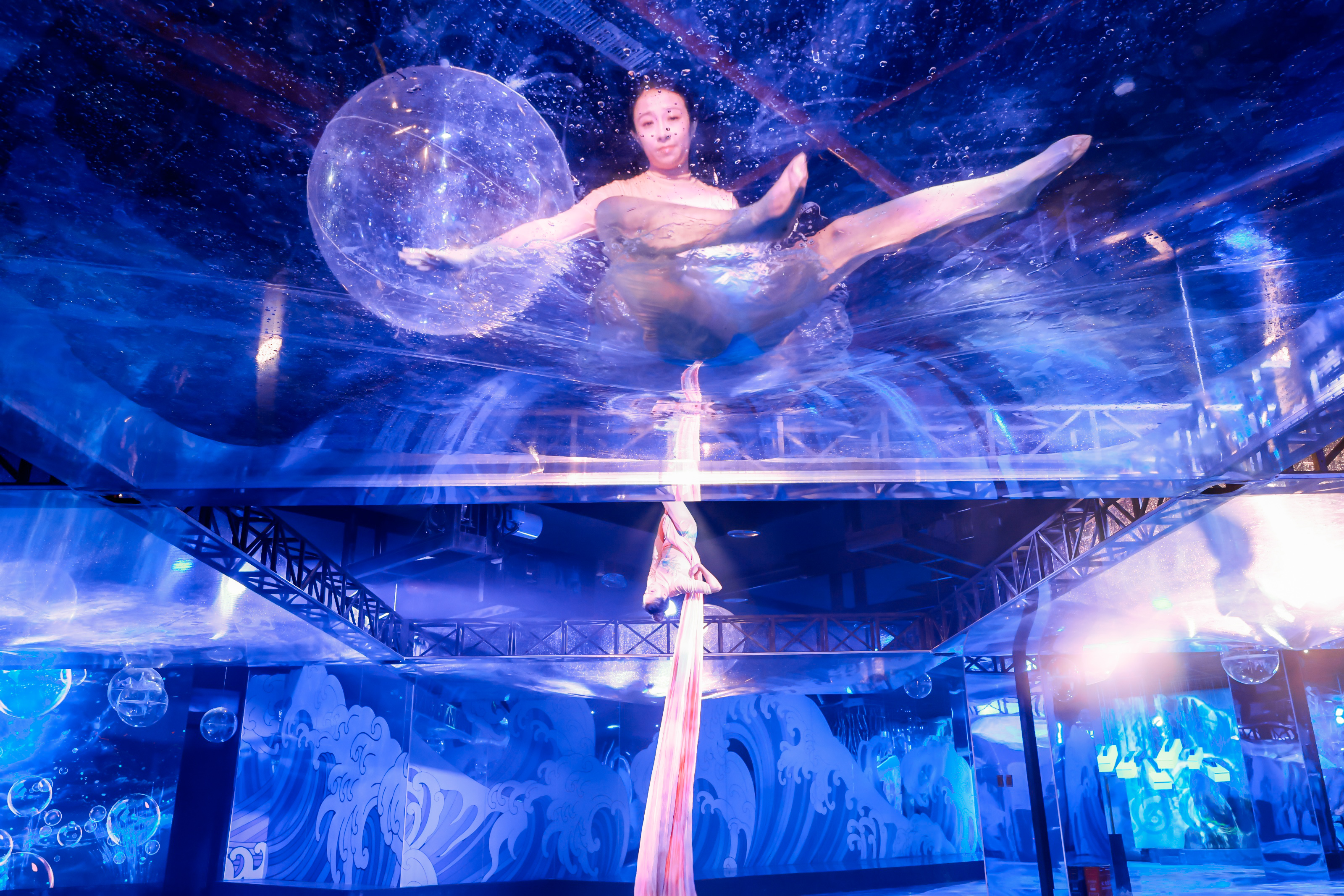 免费观看直播跳舞视频裸跳_(跳舞在线直播平台)