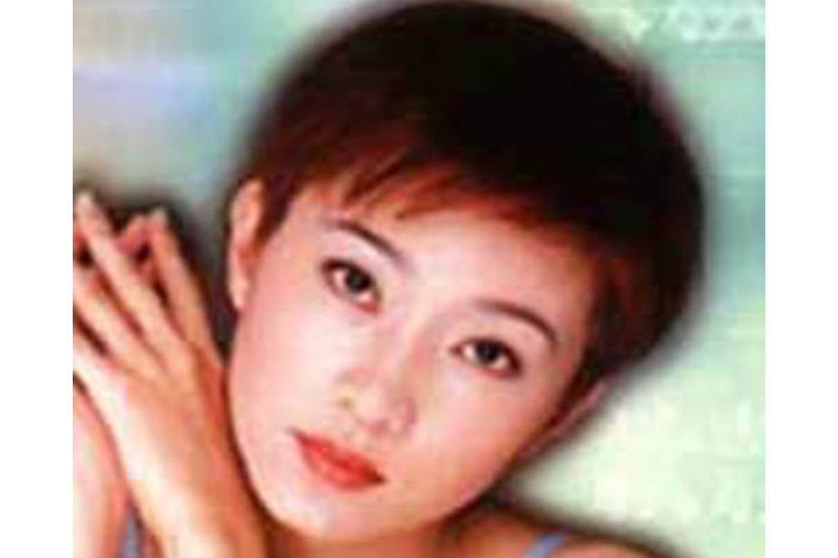  p data-id="gn7nzowcwf">《寂寞啦啦啦》是刘小钰演唱的歌曲,收录在